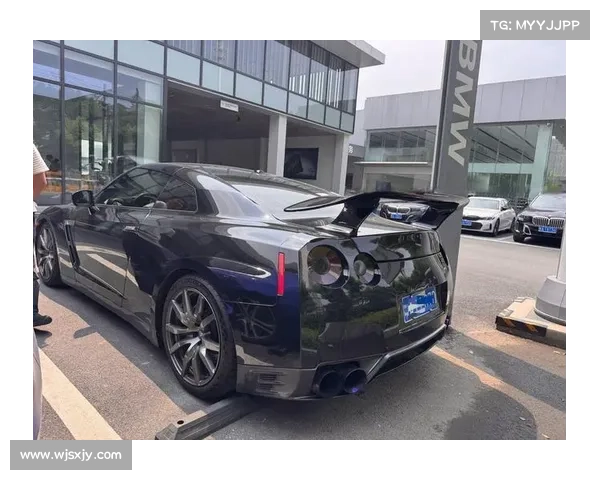 一万五买的车 座位数是GTR的两倍 一万五买的车 座位数是GTR的两倍